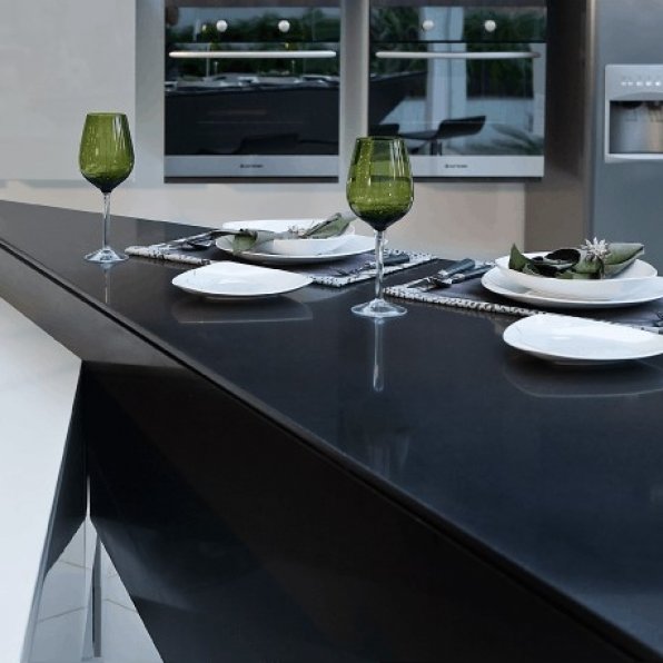 Silestone iconic black